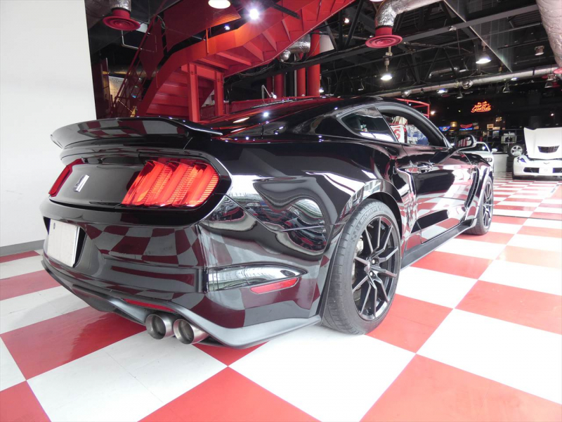フォード マスタング シェルビーGT350 2017年モデル 6速MT レカロスポーツシート 19AW Brembo 5.2Lフラットプレーンクランク 可変マフラー AppleCarPlay 2年保証