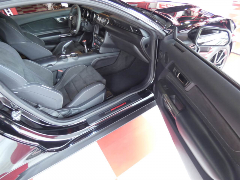 フォード マスタング シェルビーGT350 2017年モデル 6速MT レカロスポーツシート 19AW Brembo 5.2Lフラットプレーンクランク 可変マフラー AppleCarPlay 2年保証