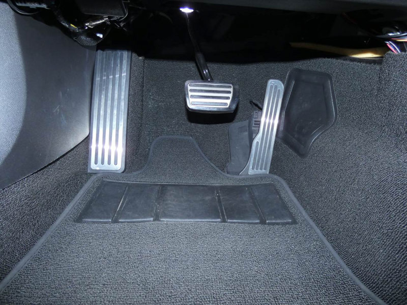 シボレー コルベット ｺﾝﾊﾞｰﾁﾌﾞﾙ 3LT  2018年ﾓﾃﾞﾙ 新車並行 Z51ﾊﾟﾌｫｰﾏﾝｽPKG  茶革 ｼｰﾄﾋｰﾀｰ TV BOSE Applecarplay F&Bｶﾒﾗ  2年保証