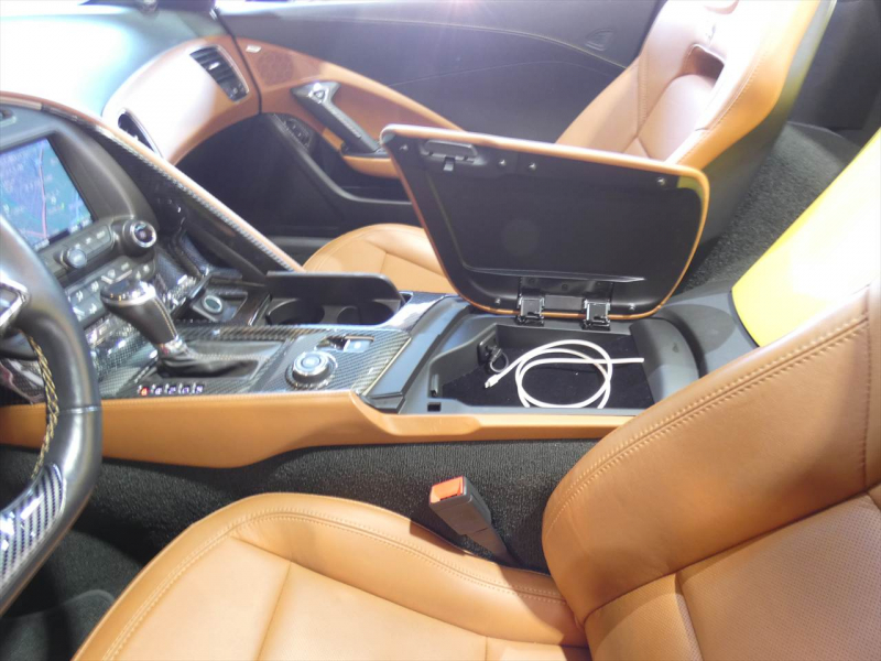 シボレー コルベット ｺﾝﾊﾞｰﾁﾌﾞﾙ 3LT  2018年ﾓﾃﾞﾙ 新車並行 Z51ﾊﾟﾌｫｰﾏﾝｽPKG  茶革 ｼｰﾄﾋｰﾀｰ TV BOSE Applecarplay F&Bｶﾒﾗ  2年保証