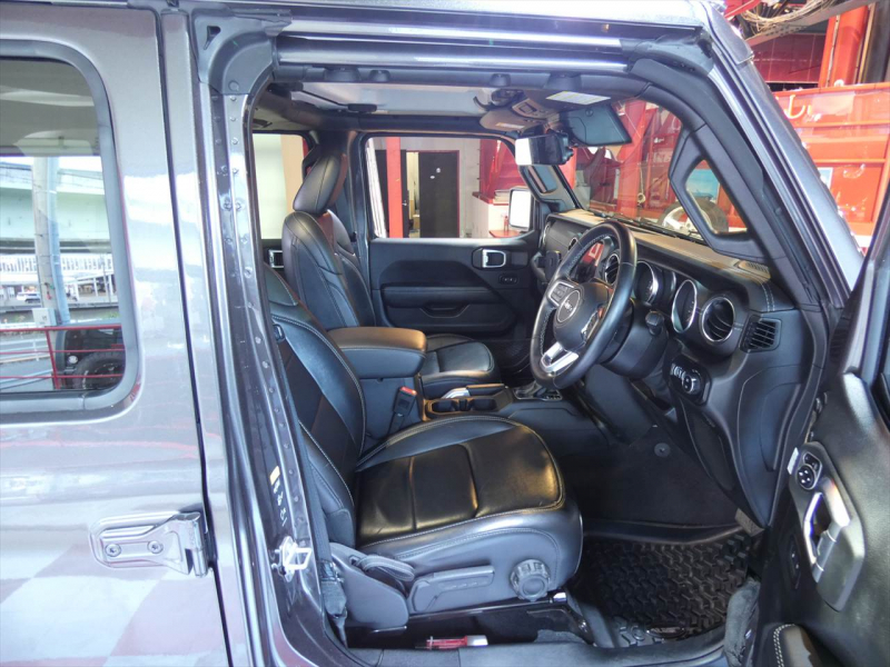 ジープ ラングラー ｱﾝﾘﾐﾃｯﾄﾞ ｻﾊﾗ　正規D車 2020yﾓﾃﾞﾙ 黒革 社外ﾊﾞﾝﾊﾟｰ ﾘﾌﾄｱｯﾌﾟ ｼﾞｪﾌﾟｾﾝ17ｲﾝﾁAW ﾅﾋﾞTV Aｶｰﾌﾟﾚｲ Bｶﾒﾗ　2年保証