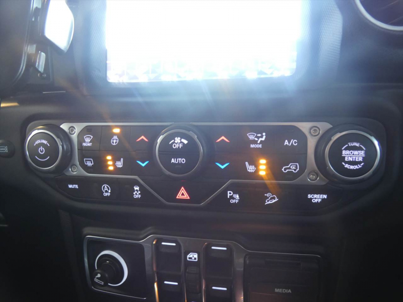 ジープ ラングラー ｱﾝﾘﾐﾃｯﾄﾞ ｻﾊﾗ　正規D車 2020yﾓﾃﾞﾙ 黒革 社外ﾊﾞﾝﾊﾟｰ ﾘﾌﾄｱｯﾌﾟ ｼﾞｪﾌﾟｾﾝ17ｲﾝﾁAW ﾅﾋﾞTV Aｶｰﾌﾟﾚｲ Bｶﾒﾗ　2年保証