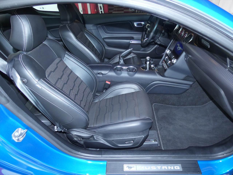 フォード マスタング ｴｺﾌﾞｰｽﾄ ﾌﾟﾚﾐｱﾑ　2019yﾓﾃﾞﾙ ﾊﾟﾌｫｰﾏﾝｽPKG 201A 黒革 車高調 可変ﾊﾞﾙﾌﾞ付社外ﾏﾌﾗｰ 専用19ｲﾝﾁAW　2年保証