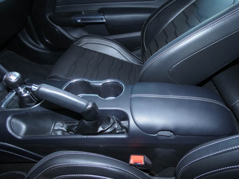 フォード マスタング ｴｺﾌﾞｰｽﾄ ﾌﾟﾚﾐｱﾑ　2019yﾓﾃﾞﾙ ﾊﾟﾌｫｰﾏﾝｽPKG 201A 黒革 車高調 可変ﾊﾞﾙﾌﾞ付社外ﾏﾌﾗｰ 専用19ｲﾝﾁAW　2年保証