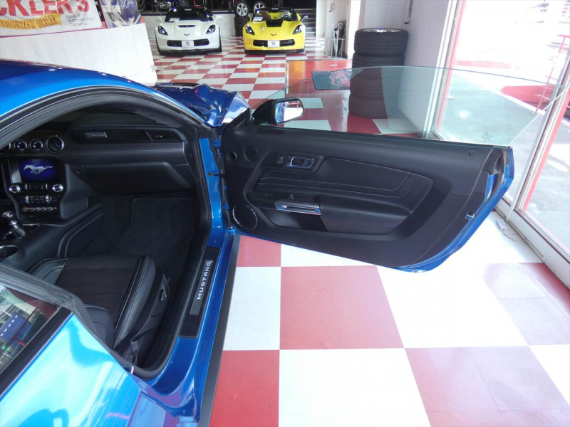 フォード マスタング ｴｺﾌﾞｰｽﾄ ﾌﾟﾚﾐｱﾑ　2019yﾓﾃﾞﾙ ﾊﾟﾌｫｰﾏﾝｽPKG 201A 黒革 車高調 可変ﾊﾞﾙﾌﾞ付社外ﾏﾌﾗｰ 専用19ｲﾝﾁAW　2年保証