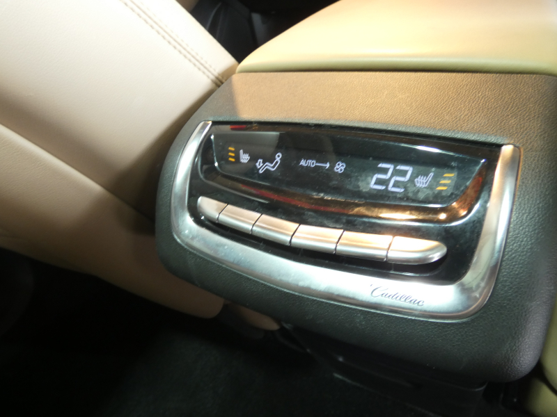 キャデラック XT6 ﾌﾟﾗﾁﾅﾑ　正規D車 2023yﾓﾃﾞﾙ ﾍﾞｰｼﾞｭ革 ｻﾝﾙｰﾌ BOSE Aｶｰﾌﾟﾚｲ LEDﾍｯﾄﾞﾗｲﾄ Bｶﾒﾗ　2年保証