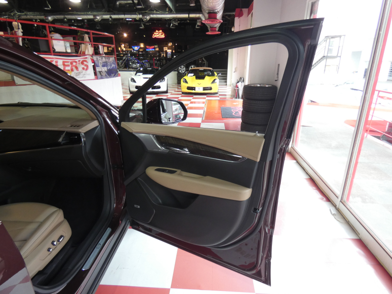 キャデラック XT6 ﾌﾟﾗﾁﾅﾑ　正規D車 2023yﾓﾃﾞﾙ ﾍﾞｰｼﾞｭ革 ｻﾝﾙｰﾌ BOSE Aｶｰﾌﾟﾚｲ LEDﾍｯﾄﾞﾗｲﾄ Bｶﾒﾗ　2年保証