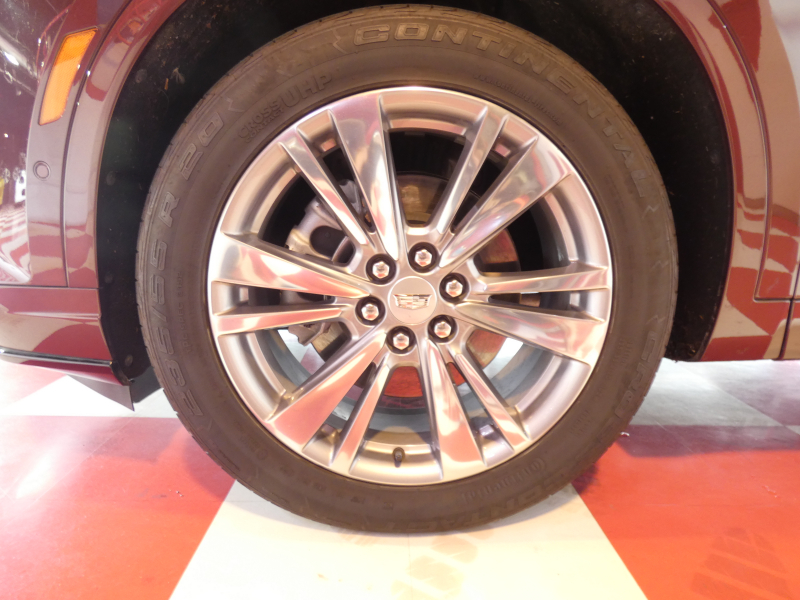 キャデラック XT6 ﾌﾟﾗﾁﾅﾑ　正規D車 2023yﾓﾃﾞﾙ ﾍﾞｰｼﾞｭ革 ｻﾝﾙｰﾌ BOSE Aｶｰﾌﾟﾚｲ LEDﾍｯﾄﾞﾗｲﾄ Bｶﾒﾗ　2年保証