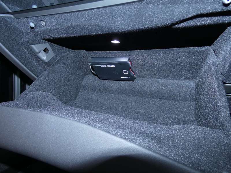 シボレー コルベット 2LT Z51ﾊﾟﾌｫｰﾏﾝｽPKG　正規D車 2022yﾓﾃﾞﾙ  ﾜﾝｵｰﾅｰ 黒革ｼｰﾄ ｼｰﾄﾋｰﾀｰ&ﾍﾞﾝﾁﾚｰﾀｰ Aｶｰﾌﾟﾚｲ ﾌﾛﾝﾄﾘﾌﾀｰ ｸﾙｺﾝ　2年保証