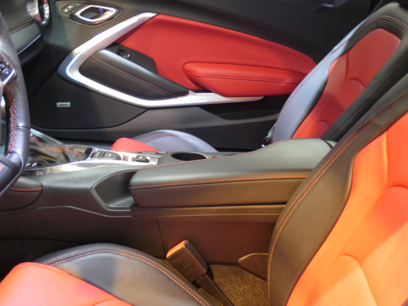 シボレー カマロ SS　正規D車 2019年ﾓﾃﾞﾙ 黒赤革ｼｰﾄ ｼｰﾄﾋｰﾀｰ&ﾍﾞﾝﾁﾚｰﾀｰ ｸﾞﾗﾝﾄﾞｴﾌｪｸﾄ 純正20ｲﾝﾁAW ﾌﾞﾚﾝﾎﾞ AppleCarPlay&AndroidAuto Bｶﾒﾗ ETC ｸﾙｺﾝ　2年保証