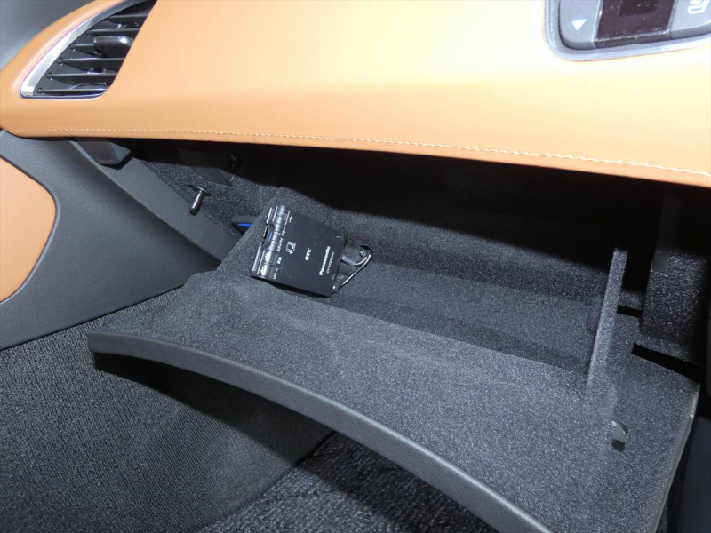 シボレー コルベット Z06　正規D車 2016yﾓﾃﾞﾙZ07ﾊﾟﾌｫｰﾏﾝｽﾊﾟｯｹｰｼﾞ ｽｰﾊﾟｰﾁｬｰｼﾞｬｰ搭載 ｶｰﾎﾞﾝｸﾞﾗﾝﾄﾞｴﾌｪｸﾄ 19/20AW ｺﾝﾍﾟﾃｨｼｮﾝｼｰﾄ ｼｰﾄﾋｰﾀｰ&ｸｰﾗｰ ﾅﾋﾞTV F&Bｶﾒﾗ ETC ｷｾﾉﾝ　2年保証