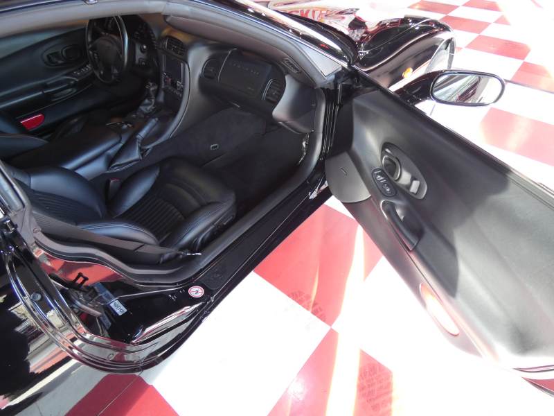 シボレー コルベット ｸｰﾍﾟT-TOP　2003yﾓﾃﾞﾙ 正規D車 走行1万km台 ｶﾞﾚｰｼﾞ保管　2年保証