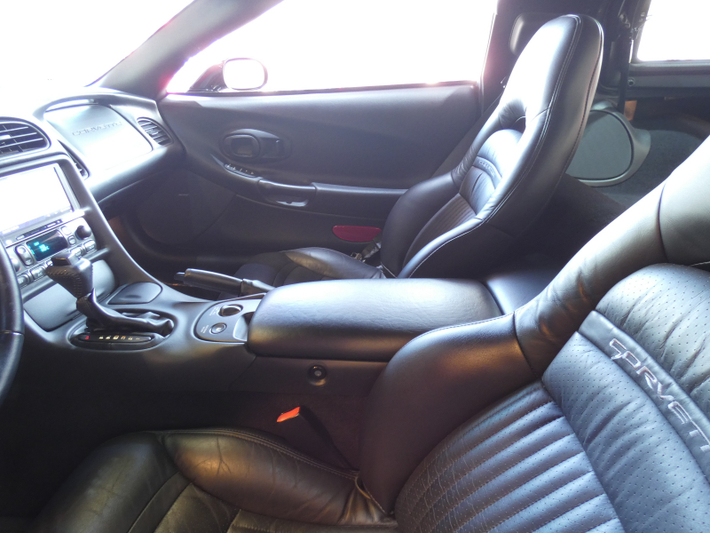 シボレー コルベット ｸｰﾍﾟT-TOP　2003yﾓﾃﾞﾙ 正規D車 走行1万km台 ｶﾞﾚｰｼﾞ保管　2年保証