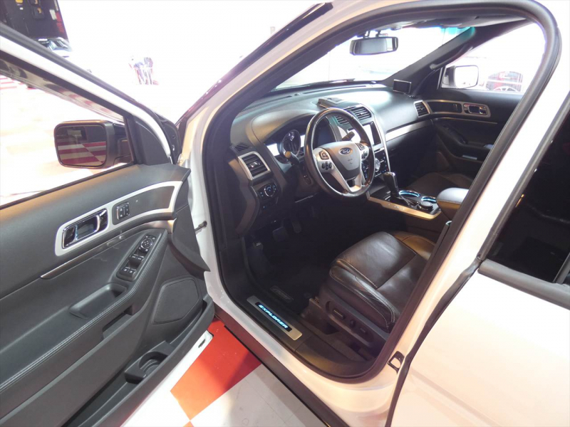 フォード エクスプローラー ｽﾎﾟｰﾂ　国内未導入 2014yﾓﾃﾞﾙ 左ﾊﾝﾄﾞﾙ 黒革 ｻﾝﾙｰﾌ ｼｰﾄﾋｰﾀｰ&ﾍﾞﾝﾁﾚｰﾀｰ 純正20ｲﾝﾁAW ﾅﾋﾞTV Bｶﾒﾗ　2年保証