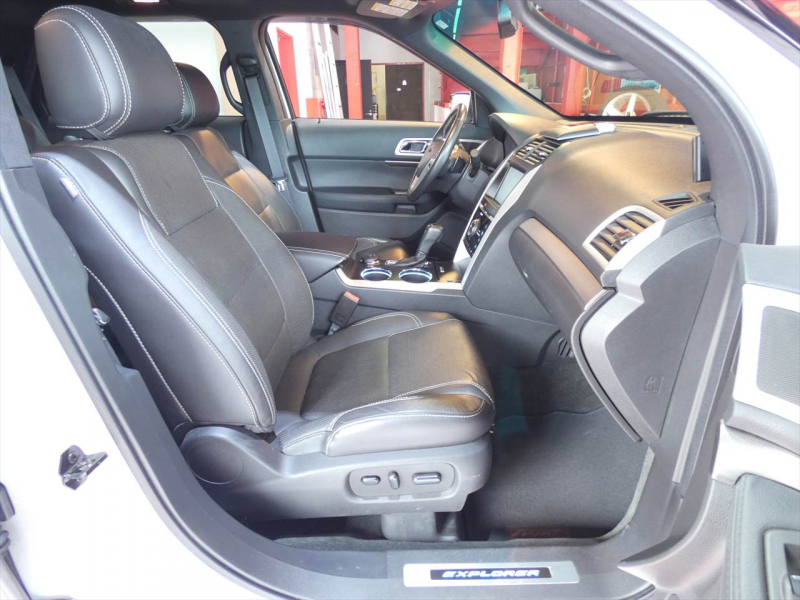 フォード エクスプローラー ｽﾎﾟｰﾂ　国内未導入 2014yﾓﾃﾞﾙ 左ﾊﾝﾄﾞﾙ 黒革 ｻﾝﾙｰﾌ ｼｰﾄﾋｰﾀｰ&ﾍﾞﾝﾁﾚｰﾀｰ 純正20ｲﾝﾁAW ﾅﾋﾞTV Bｶﾒﾗ　2年保証