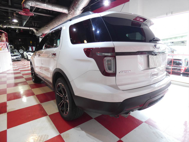 フォード エクスプローラー ｽﾎﾟｰﾂ　国内未導入 2014yﾓﾃﾞﾙ 左ﾊﾝﾄﾞﾙ 黒革 ｻﾝﾙｰﾌ ｼｰﾄﾋｰﾀｰ&ﾍﾞﾝﾁﾚｰﾀｰ 純正20ｲﾝﾁAW ﾅﾋﾞTV Bｶﾒﾗ　2年保証