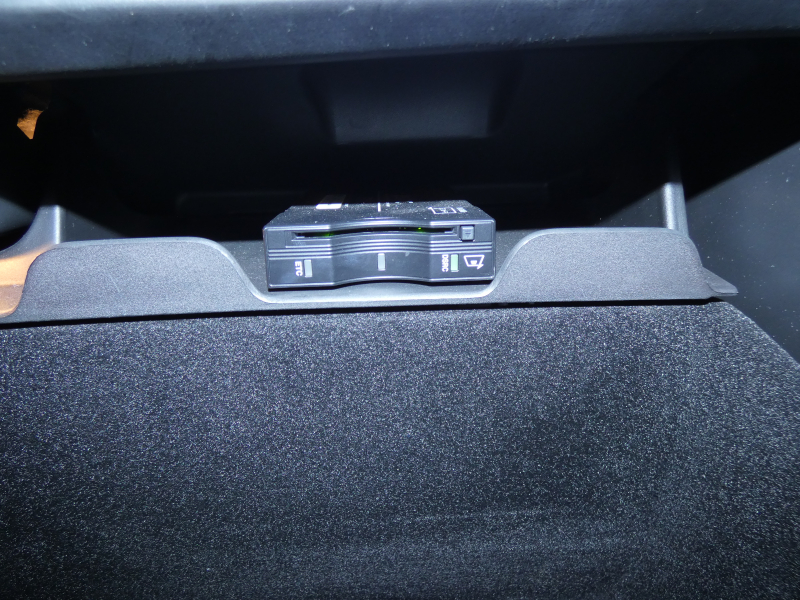 ジープ グランドチェロキー ｻﾐｯﾄ　正規D車 2019yﾓﾃﾞﾙ 黒革 ｻﾝﾙｰﾌ 純正20ｲﾝﾁAW Aｶｰﾌﾟﾚｲ Bｶﾒﾗ　2年保証