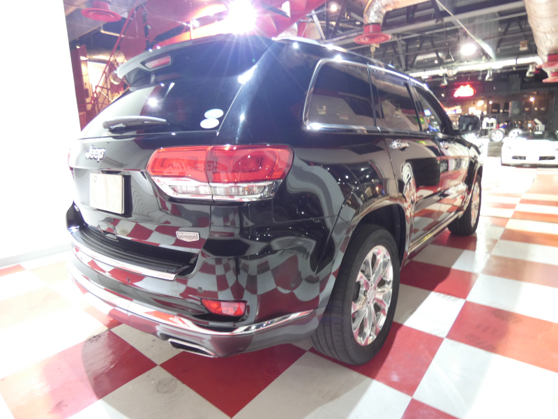 ジープ グランドチェロキー ｻﾐｯﾄ　正規D車 2019yﾓﾃﾞﾙ 黒革 ｻﾝﾙｰﾌ 純正20ｲﾝﾁAW Aｶｰﾌﾟﾚｲ Bｶﾒﾗ　2年保証