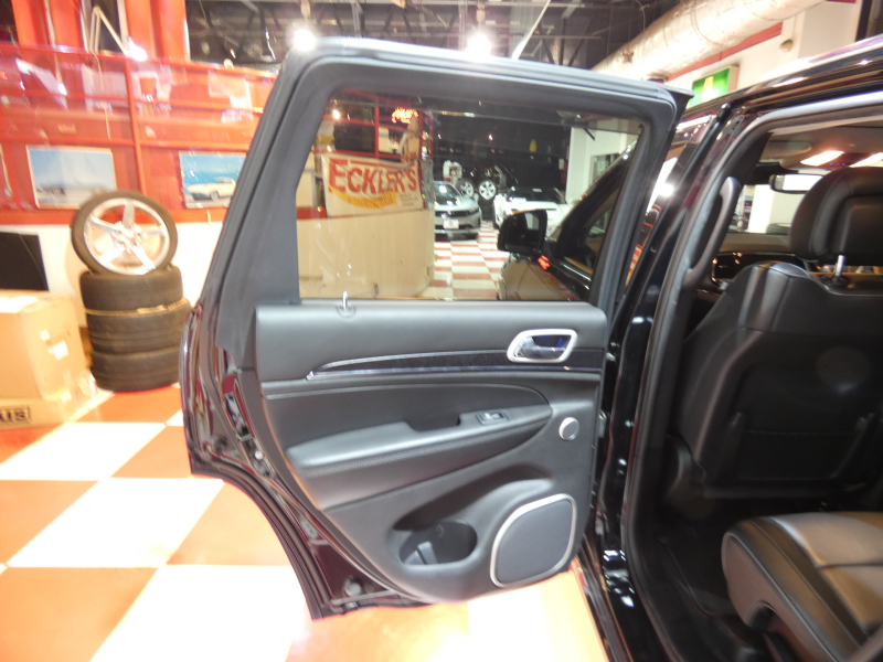 ジープ グランドチェロキー ｻﾐｯﾄ　正規D車 2019yﾓﾃﾞﾙ 黒革 ｻﾝﾙｰﾌ 純正20ｲﾝﾁAW Aｶｰﾌﾟﾚｲ Bｶﾒﾗ　2年保証