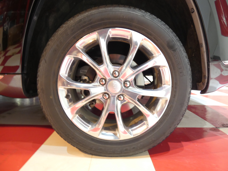 ジープ グランドチェロキー ｻﾐｯﾄ　正規D車 2019yﾓﾃﾞﾙ 黒革 ｻﾝﾙｰﾌ 純正20ｲﾝﾁAW Aｶｰﾌﾟﾚｲ Bｶﾒﾗ　2年保証