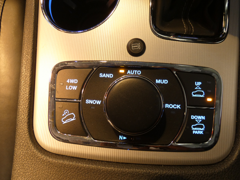 ジープ グランドチェロキー ｻﾐｯﾄ　正規D車 2019yﾓﾃﾞﾙ 黒革 ｻﾝﾙｰﾌ 純正20ｲﾝﾁAW Aｶｰﾌﾟﾚｲ Bｶﾒﾗ　2年保証