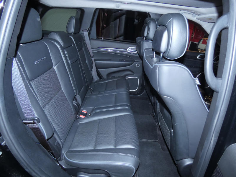 ジープ グランドチェロキー ｻﾐｯﾄ　正規D車 2019yﾓﾃﾞﾙ 黒革 ｻﾝﾙｰﾌ 純正20ｲﾝﾁAW Aｶｰﾌﾟﾚｲ Bｶﾒﾗ　2年保証