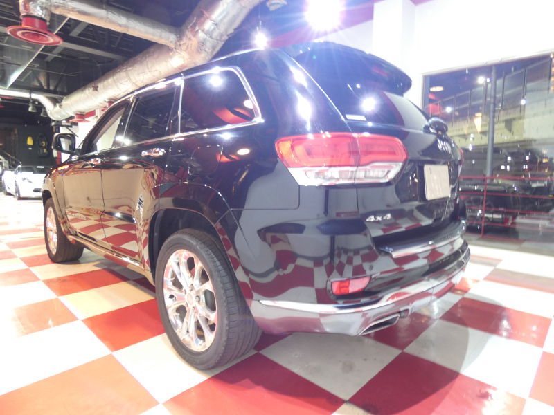 ジープ グランドチェロキー ｻﾐｯﾄ　正規D車 2019yﾓﾃﾞﾙ 黒革 ｻﾝﾙｰﾌ 純正20ｲﾝﾁAW Aｶｰﾌﾟﾚｲ Bｶﾒﾗ　2年保証