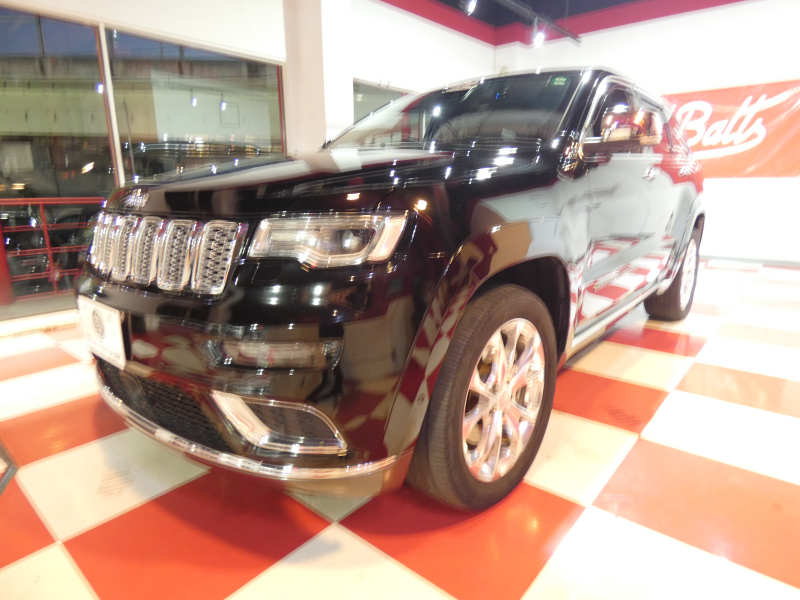 ジープ グランドチェロキー ｻﾐｯﾄ　正規D車 2019yﾓﾃﾞﾙ 黒革 ｻﾝﾙｰﾌ 純正20ｲﾝﾁAW Aｶｰﾌﾟﾚｲ Bｶﾒﾗ　2年保証