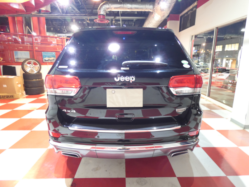 ジープ グランドチェロキー ｻﾐｯﾄ　正規D車 2019yﾓﾃﾞﾙ 黒革 ｻﾝﾙｰﾌ 純正20ｲﾝﾁAW Aｶｰﾌﾟﾚｲ Bｶﾒﾗ　2年保証