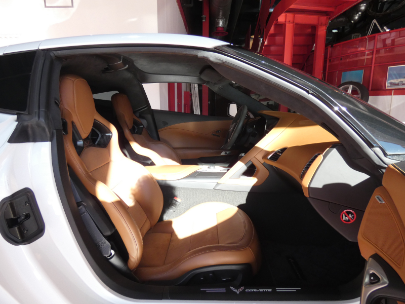 シボレー コルベット Z51　正規D車 2015年ﾓﾃﾞﾙ 茶革  ｼｰﾄﾋｰﾀｰ&ｸｰﾗｰ ﾅﾋﾞTV ｷｾﾉﾝ Bｶﾒﾗ　2年保証