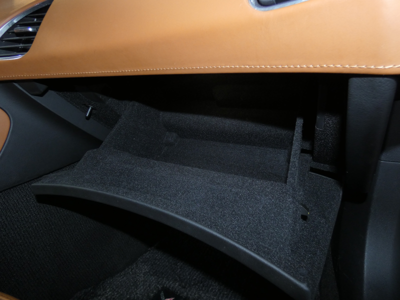 シボレー コルベット ｺﾝﾊﾞｰﾁﾌﾞﾙ Z51 3LT  2014年ﾓﾃﾞﾙ 正規ﾃﾞｨｰﾗｰ車   茶革 ｼｰﾄﾋｰﾀｰ&ｸｰﾗｰ TV BOSE Bｶﾒﾗ  2年保証