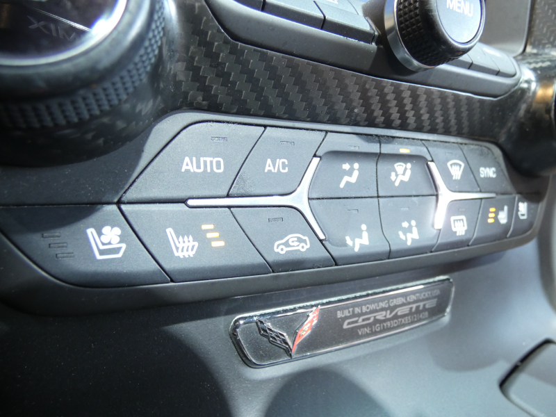 シボレー コルベット ｺﾝﾊﾞｰﾁﾌﾞﾙ Z51 3LT  2014年ﾓﾃﾞﾙ 正規ﾃﾞｨｰﾗｰ車   茶革 ｼｰﾄﾋｰﾀｰ&ｸｰﾗｰ TV BOSE Bｶﾒﾗ  2年保証