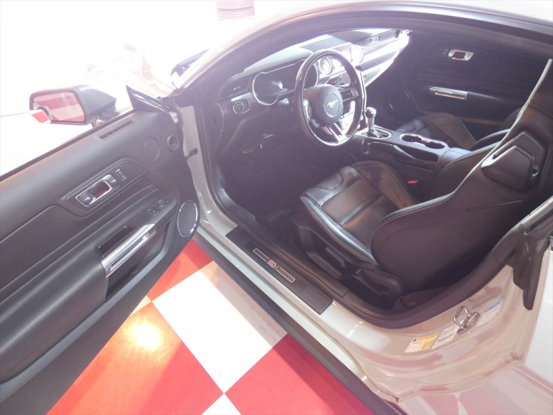 フォード マスタング MACH1　2021年ﾓﾃﾞﾙ 10AT&ﾊﾟﾄﾞﾙｼﾌﾄ ﾚｶﾛﾚｻﾞｰｼｰﾄ 19AW Brembo 5.0L HO V8 可変ﾏﾌﾗｰ AppleCarPlay　2年保証