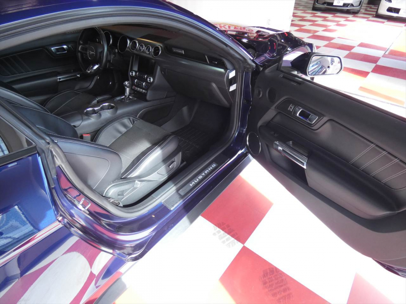 フォード マスタング ｴｺﾌﾞｰｽﾄ ﾌﾟﾚﾐｱﾑ　2019yﾓﾃﾞﾙ ﾊﾟﾌｫｰﾏﾝｽPKG  黒革ｼｰﾄﾋｰﾀｰ&ﾍﾞﾝﾁﾚｰｼｮﾝ 専用19ｲﾝﾁAW 2年保証