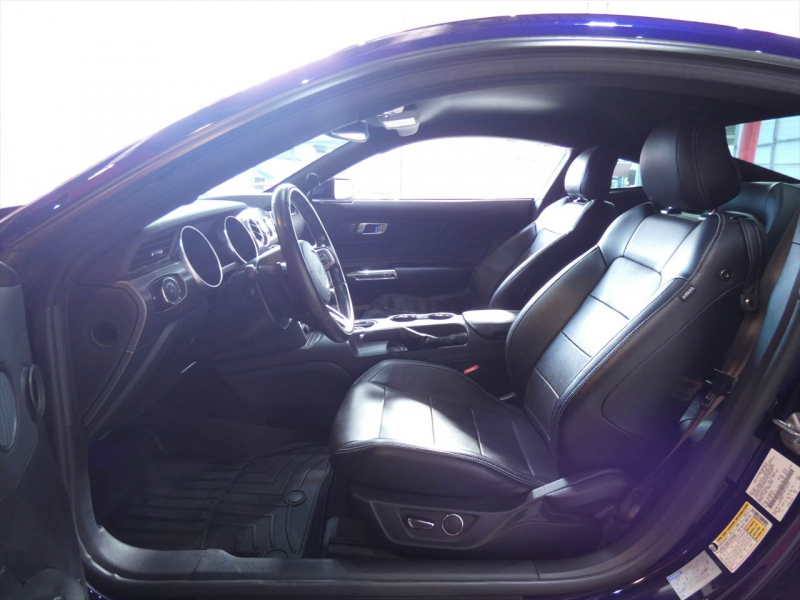 フォード マスタング ｴｺﾌﾞｰｽﾄ ﾌﾟﾚﾐｱﾑ　2019yﾓﾃﾞﾙ ﾊﾟﾌｫｰﾏﾝｽPKG  黒革ｼｰﾄﾋｰﾀｰ&ﾍﾞﾝﾁﾚｰｼｮﾝ 専用19ｲﾝﾁAW 2年保証