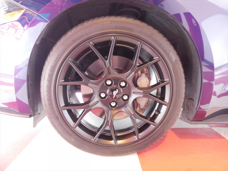 フォード マスタング ｴｺﾌﾞｰｽﾄ ﾌﾟﾚﾐｱﾑ　2019yﾓﾃﾞﾙ ﾊﾟﾌｫｰﾏﾝｽPKG  黒革ｼｰﾄﾋｰﾀｰ&ﾍﾞﾝﾁﾚｰｼｮﾝ 専用19ｲﾝﾁAW 2年保証