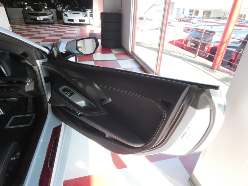 シボレー コルベット 2LT Z51ﾊﾟﾌｫｰﾏﾝｽPKG　正規D車 2023yﾓﾃﾞﾙ  黒革ｼｰﾄ ｼｰﾄﾋｰﾀｰ&ﾍﾞﾝﾁﾚｰﾀｰ Aｶｰﾌﾟﾚｲ ﾌﾛﾝﾄﾘﾌﾀｰ ｸﾙｺﾝ　2年保証