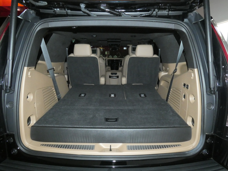 キャデラック エスカレード ﾌﾟﾗﾁﾅﾑ　正規D車 2019yﾓﾃﾞﾙ ﾍﾞｰｼﾞｭ革 ｻﾝﾙｰﾌ BOSE  Aｶｰﾌﾟﾚｲ LEDﾍｯﾄﾞﾗｲﾄ Bｶﾒﾗ　2年保証