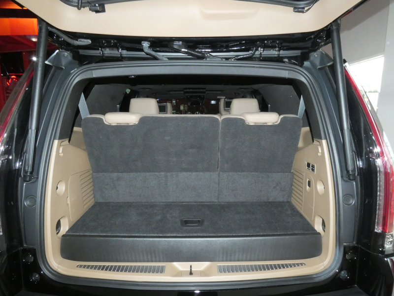 キャデラック エスカレード ﾌﾟﾗﾁﾅﾑ　正規D車 2019yﾓﾃﾞﾙ ﾍﾞｰｼﾞｭ革 ｻﾝﾙｰﾌ BOSE  Aｶｰﾌﾟﾚｲ LEDﾍｯﾄﾞﾗｲﾄ Bｶﾒﾗ　2年保証