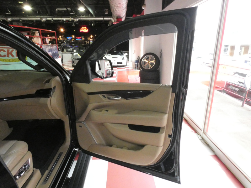 キャデラック エスカレード ﾌﾟﾗﾁﾅﾑ　正規D車 2019yﾓﾃﾞﾙ ﾍﾞｰｼﾞｭ革 ｻﾝﾙｰﾌ BOSE  Aｶｰﾌﾟﾚｲ LEDﾍｯﾄﾞﾗｲﾄ Bｶﾒﾗ　2年保証