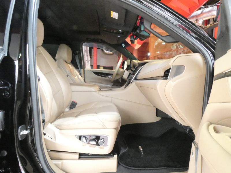 キャデラック エスカレード ﾌﾟﾗﾁﾅﾑ　正規D車 2019yﾓﾃﾞﾙ ﾍﾞｰｼﾞｭ革 ｻﾝﾙｰﾌ BOSE  Aｶｰﾌﾟﾚｲ LEDﾍｯﾄﾞﾗｲﾄ Bｶﾒﾗ　2年保証