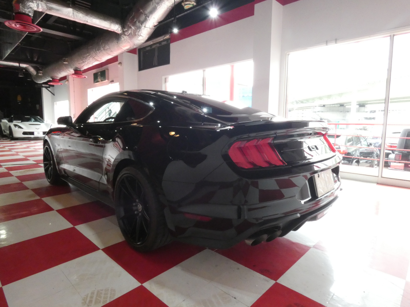 フォード マスタング GTﾌﾟﾚﾐｱﾑ    2018年ﾓﾃﾞﾙ 401A 黒革 HRE20AW  AppleCarPlay　2年保証