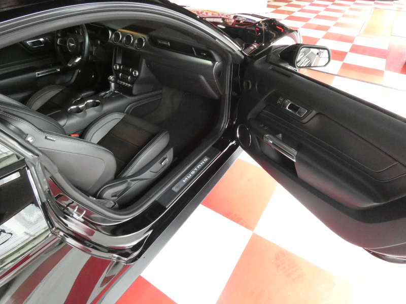 フォード マスタング GTﾌﾟﾚﾐｱﾑ    2018年ﾓﾃﾞﾙ 401A 黒革 HRE20AW  AppleCarPlay　2年保証