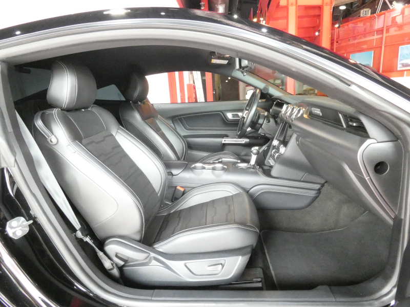 フォード マスタング GTﾌﾟﾚﾐｱﾑ    2018年ﾓﾃﾞﾙ 401A 黒革 HRE20AW  AppleCarPlay　2年保証