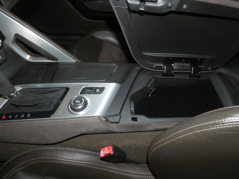 シボレー コルベット Z51　正規D車 2014年ﾓﾃﾞﾙ 茶革  ｼｰﾄﾋｰﾀｰ&ｸｰﾗｰ ﾅﾋﾞTV  Borlaﾏﾌﾗｰ ｴｱﾛ ｷｾﾉﾝ Bｶﾒﾗ　2年保証