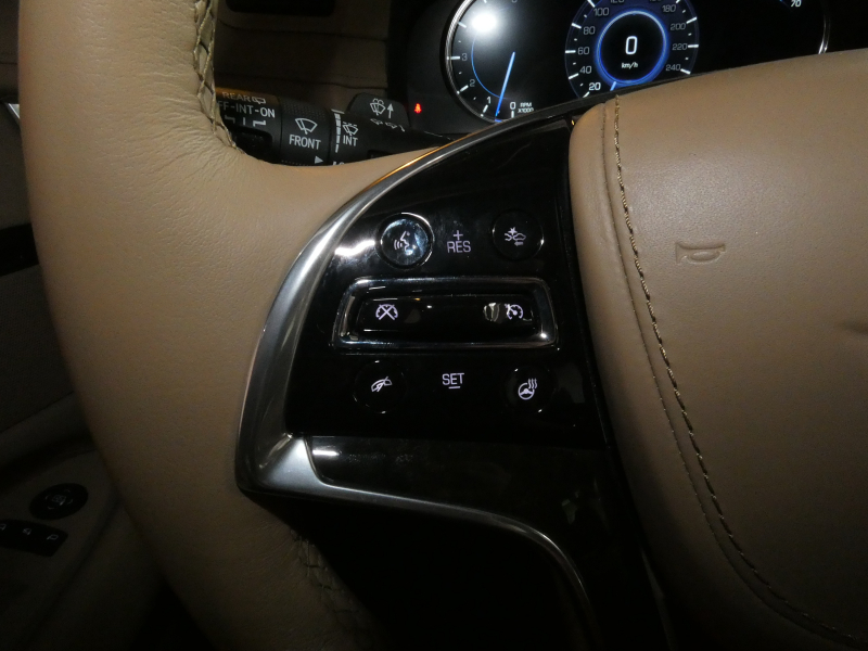キャデラック エスカレード ﾌﾟﾗﾁﾅﾑ　正規D車  ﾍﾞｰｼﾞｭ革 ｻﾝﾙｰﾌ BOSE  ﾅﾋﾞTV Aｶｰﾌﾟﾚｲ LEDﾍｯﾄﾞﾗｲﾄ Bｶﾒﾗ　2年保証