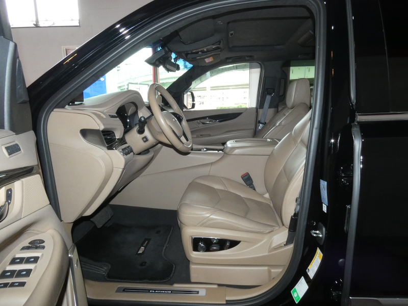 キャデラック エスカレード ﾌﾟﾗﾁﾅﾑ　正規D車  ﾍﾞｰｼﾞｭ革 ｻﾝﾙｰﾌ BOSE  ﾅﾋﾞTV Aｶｰﾌﾟﾚｲ LEDﾍｯﾄﾞﾗｲﾄ Bｶﾒﾗ　2年保証