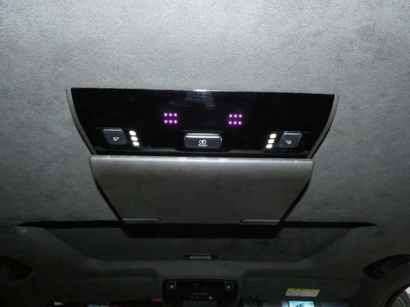 キャデラック エスカレード ﾌﾟﾗﾁﾅﾑ　正規D車  ﾍﾞｰｼﾞｭ革 ｻﾝﾙｰﾌ BOSE  ﾅﾋﾞTV Aｶｰﾌﾟﾚｲ LEDﾍｯﾄﾞﾗｲﾄ Bｶﾒﾗ　2年保証