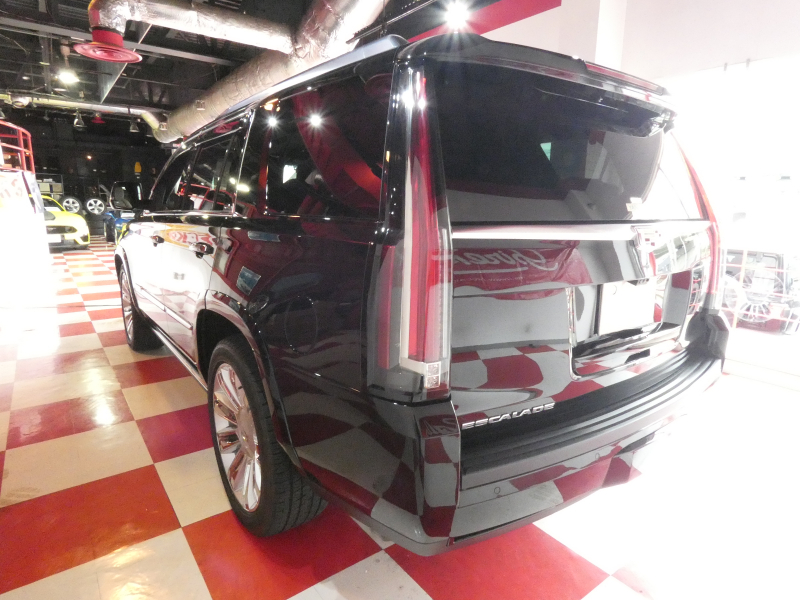 キャデラック エスカレード ﾌﾟﾗﾁﾅﾑ　正規D車  ﾍﾞｰｼﾞｭ革 ｻﾝﾙｰﾌ BOSE  ﾅﾋﾞTV Aｶｰﾌﾟﾚｲ LEDﾍｯﾄﾞﾗｲﾄ Bｶﾒﾗ　2年保証
