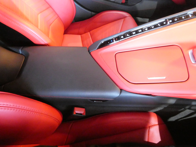シボレー コルベット 2LT Z51ﾊﾟﾌｫｰﾏﾝｽPKG　正規D車 2022yﾓﾃﾞﾙ  赤革ｼｰﾄ ｼｰﾄﾋｰﾀｰ&ﾍﾞﾝﾁﾚｰﾀｰ Aｶｰﾌﾟﾚｲ ﾌﾛﾝﾄﾘﾌﾀｰ ｸﾙｺﾝ　2年保証